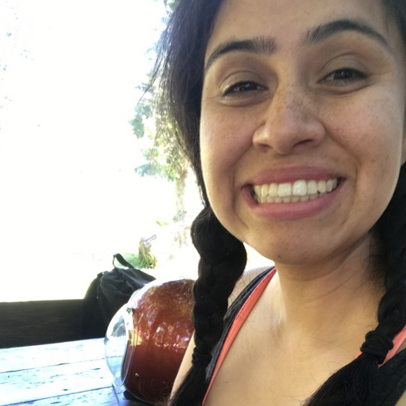 Welcome to chicmachine!! I'm Diana!! 😊 - Picture 4 of 9